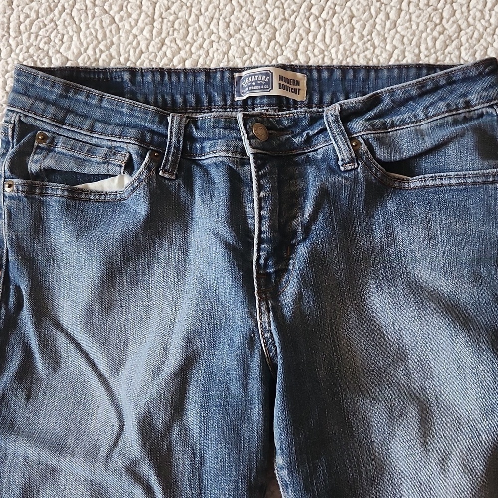 Vintage Y2K Signature Levis Bermuda Length Raw Hem Demin Jean Shorts Retro Fryed - Picture 2 of 9